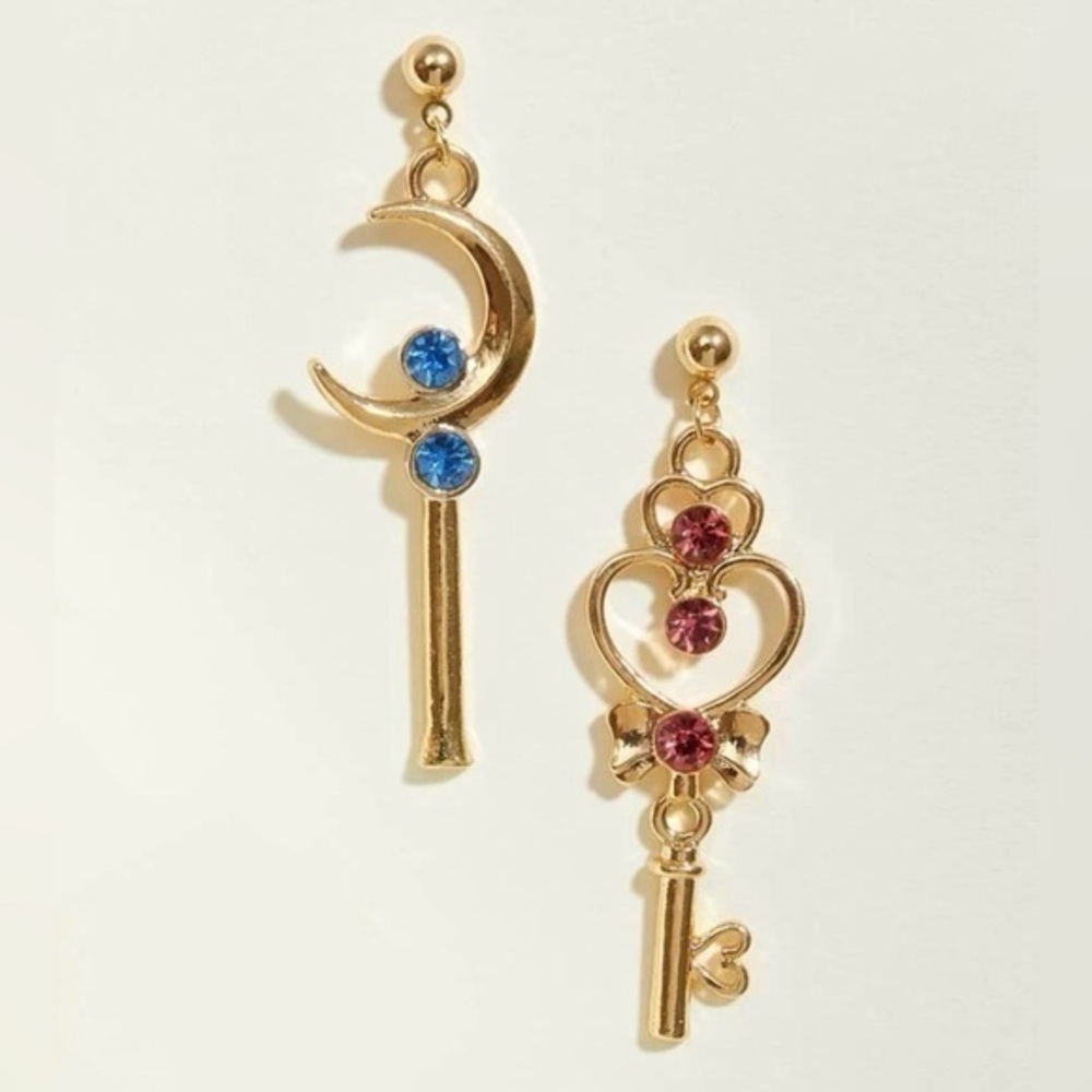 Sailor Moon : Heart & Moon Key Drop Earrings | NWT ✨